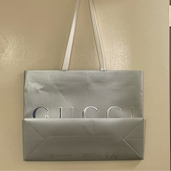 GUCCI Reusable Shopping Gift Bag - Picture 3 of 3